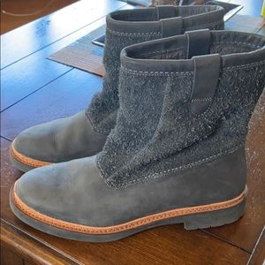 Women’s Clark’s grey winter boots